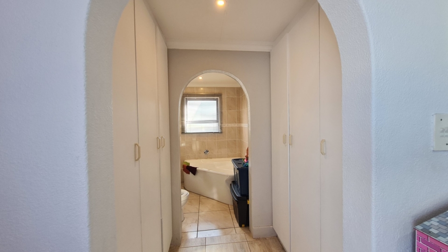 3 Bedroom Property for Sale in Dana Bay Western Cape